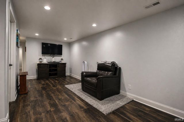 116 N Ashton Lane, Valparaiso, IN 46385