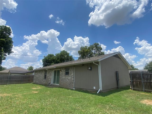 6520 Warm Moon Lane, Dallas, TX 75241