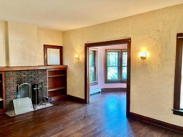 1701 Victoria Avenue, North Chicago, IL 60064