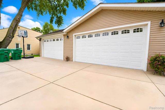 31215 Dawson Street, Garden City, MI 48135