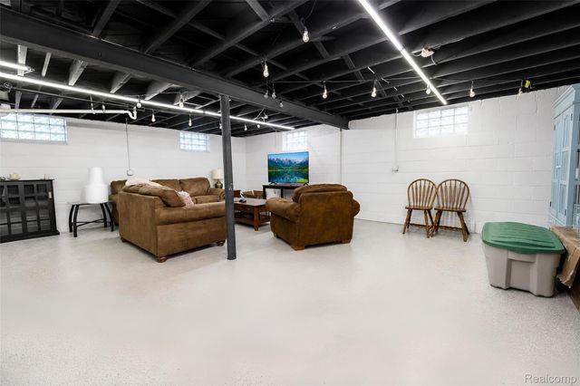 31215 Dawson Street, Garden City, MI 48135