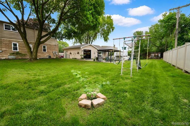 31215 Dawson Street, Garden City, MI 48135