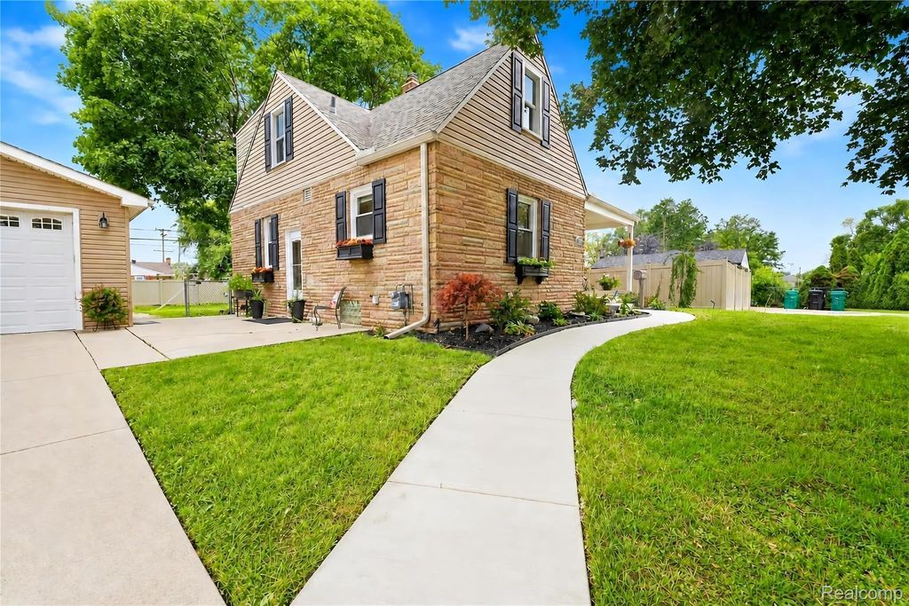 31215 Dawson Street, Garden City, MI 48135