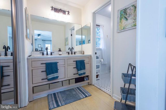 7806 WORTHING CT, Alexandria, VA 22315