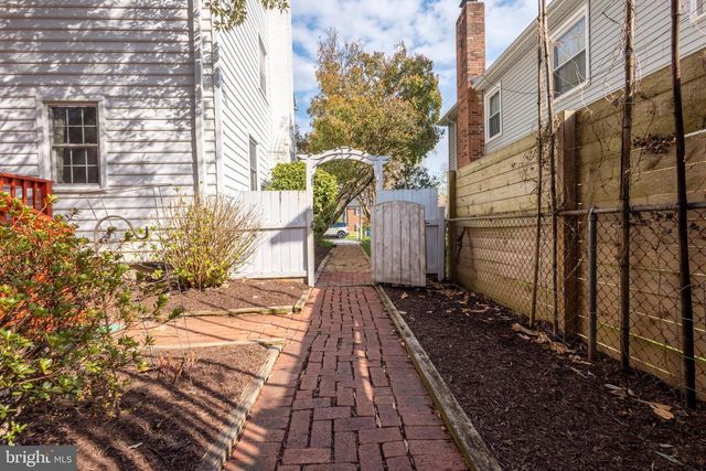 7806 WORTHING CT, Alexandria, VA 22315