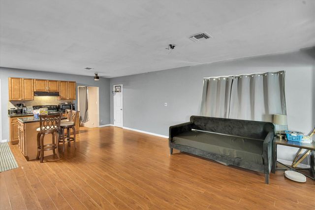 308 NW 27TH Street, Wilton Manors, FL 33311