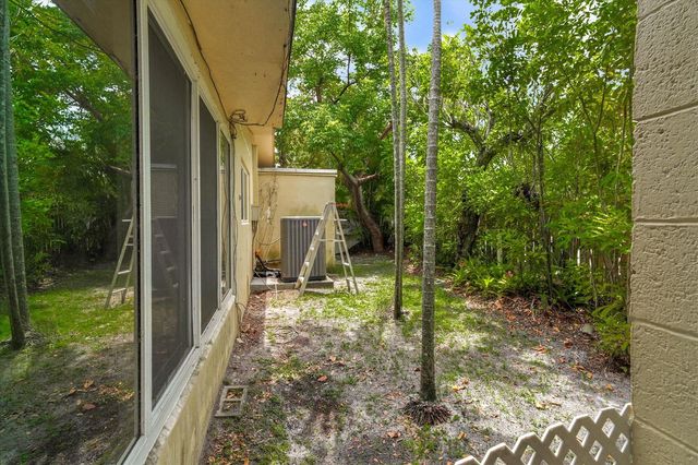 308 NW 27TH Street, Wilton Manors, FL 33311