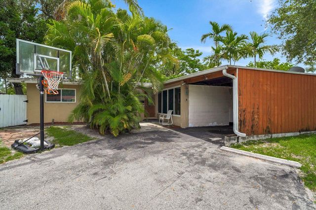 308 NW 27TH Street, Wilton Manors, FL 33311