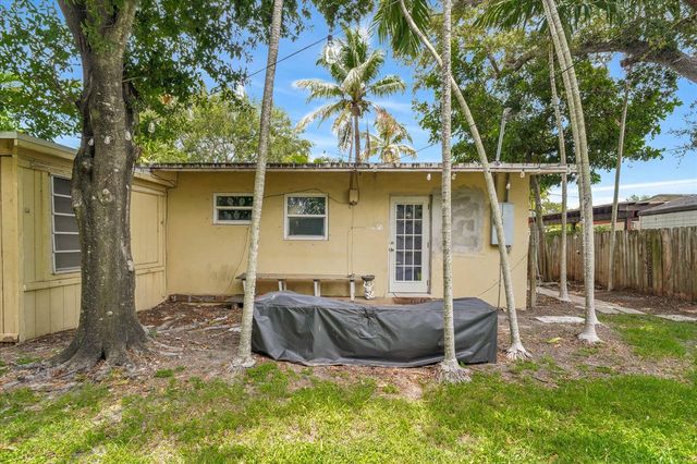 308 NW 27TH Street, Wilton Manors, FL 33311