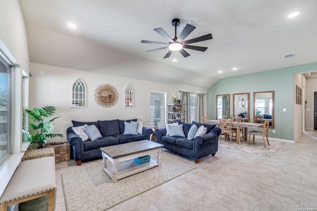 102 bretford, Boerne, TX 78006