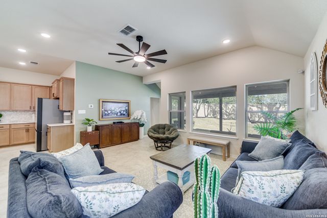 102 bretford, Boerne, TX 78006