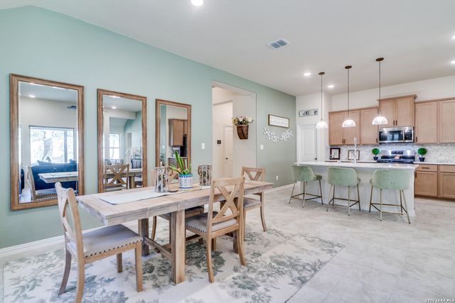 102 bretford, Boerne, TX 78006