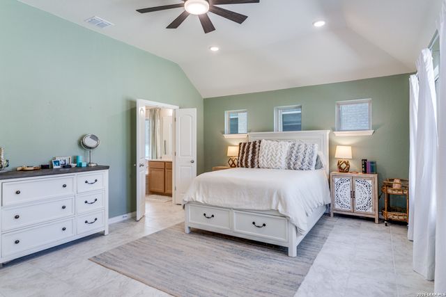 102 bretford, Boerne, TX 78006