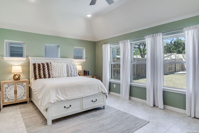 102 bretford, Boerne, TX 78006