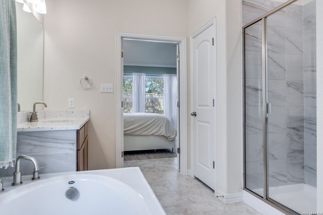 102 bretford, Boerne, TX 78006