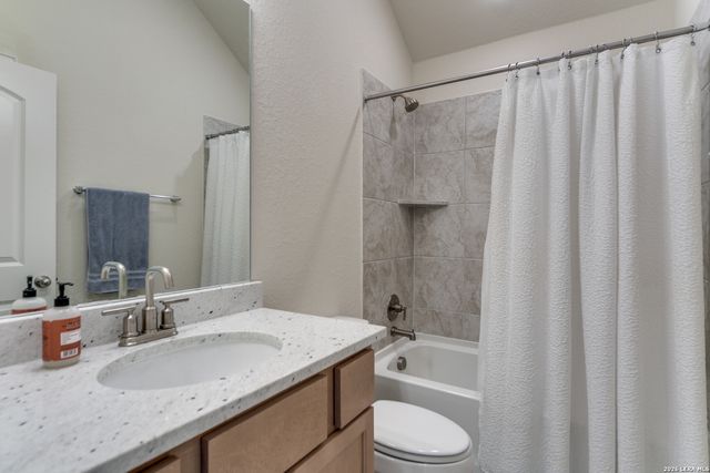 102 bretford, Boerne, TX 78006