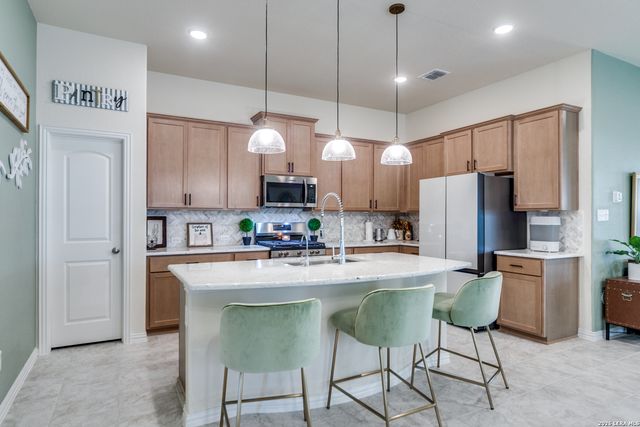 102 bretford, Boerne, TX 78006