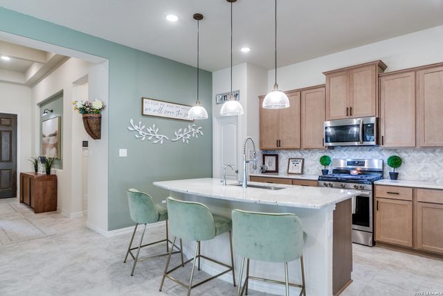 102 bretford, Boerne, TX 78006