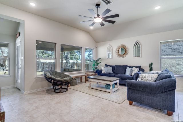 102 bretford, Boerne, TX 78006