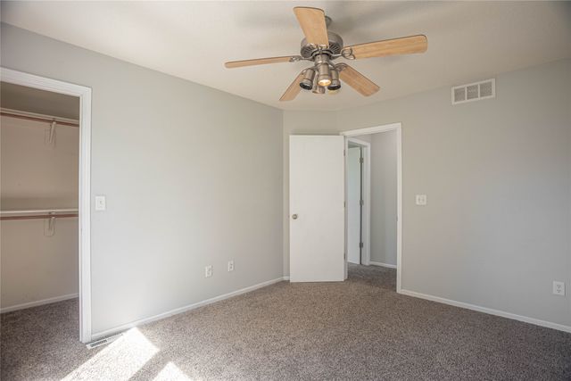 5721 SE 30th Street, Des Moines, IA 50320