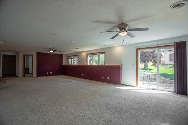 5721 SE 30th Street, Des Moines, IA 50320