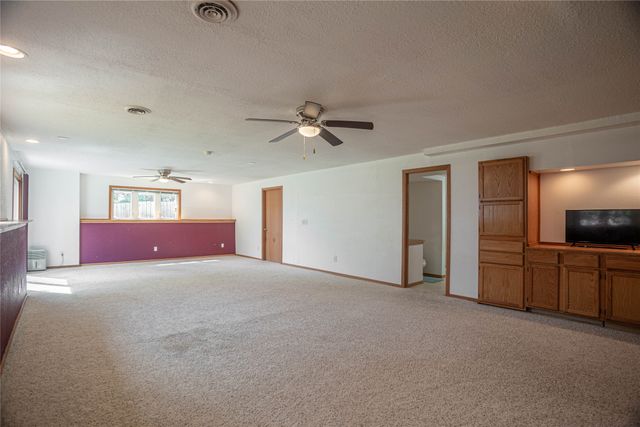 5721 SE 30th Street, Des Moines, IA 50320