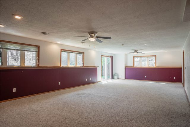 5721 SE 30th Street, Des Moines, IA 50320