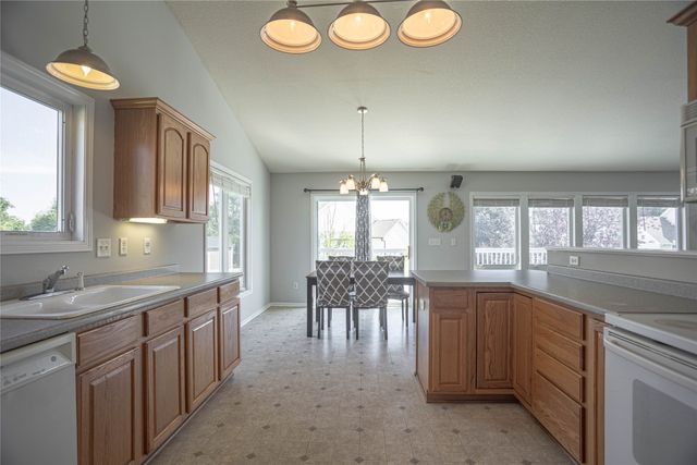 5721 SE 30th Street, Des Moines, IA 50320