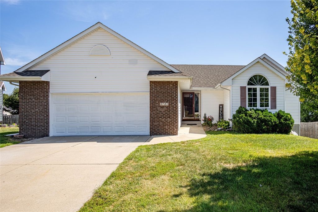 5721 SE 30th Street, Des Moines, IA 50320
