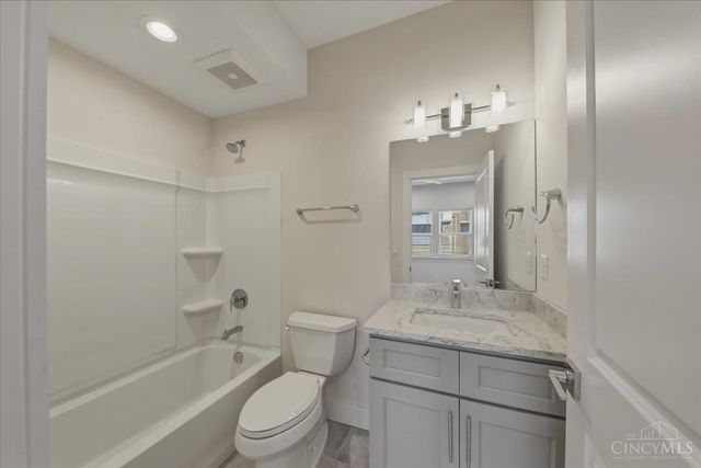 3908 Edwards Road, Cincinnati, OH 45209