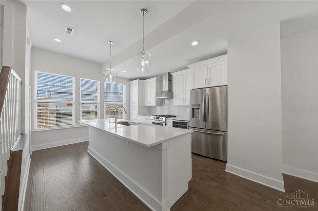 3908 Edwards Road, Cincinnati, OH 45209