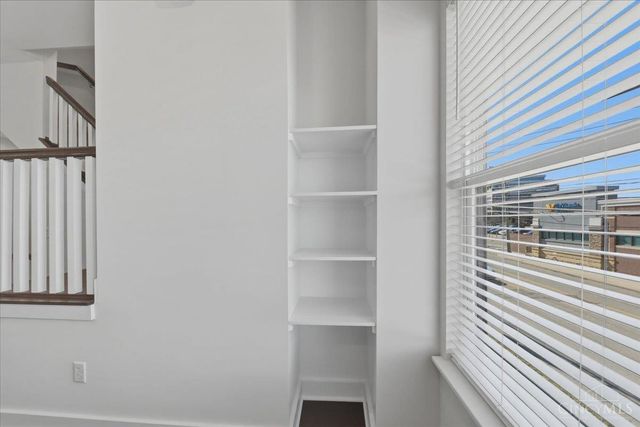 3908 Edwards Road, Cincinnati, OH 45209