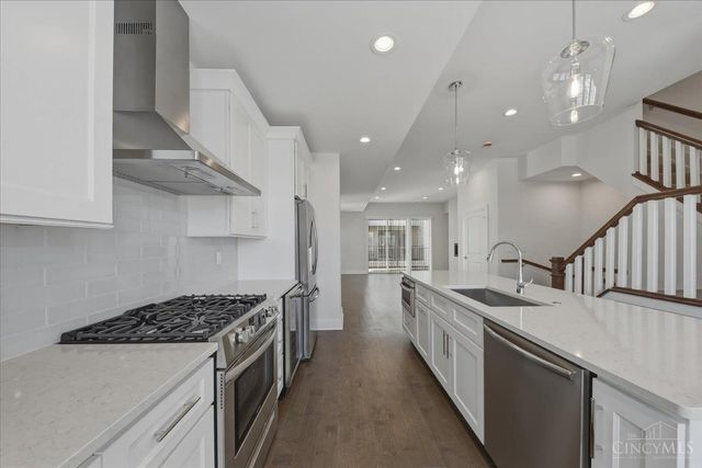 3908 Edwards Road, Cincinnati, OH 45209