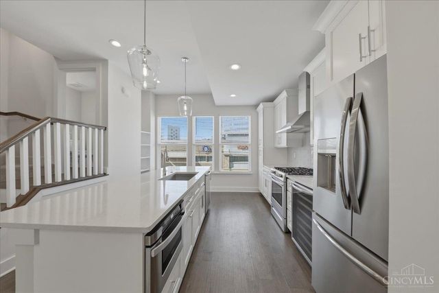 3908 Edwards Road, Cincinnati, OH 45209