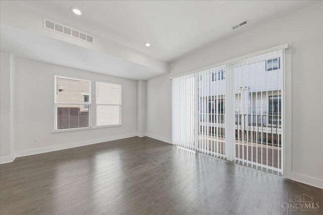 3908 Edwards Road, Cincinnati, OH 45209