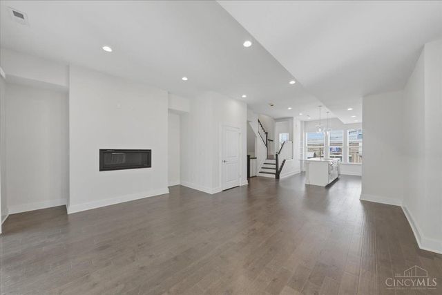 3908 Edwards Road, Cincinnati, OH 45209