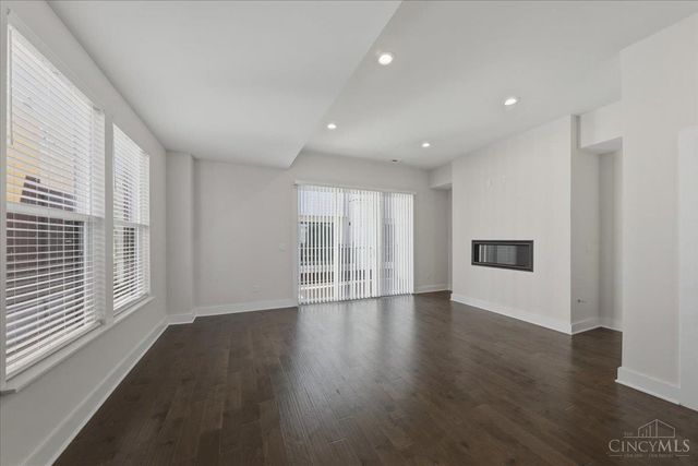 3908 Edwards Road, Cincinnati, OH 45209