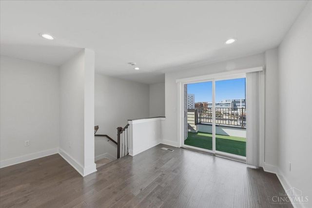 3908 Edwards Road, Cincinnati, OH 45209