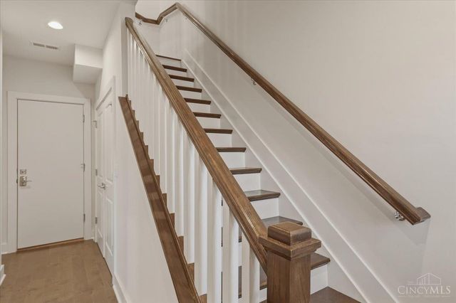 3908 Edwards Road, Cincinnati, OH 45209