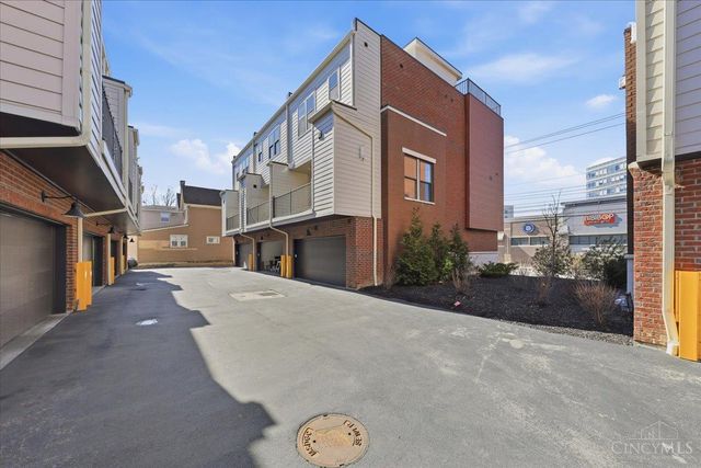 3908 Edwards Road, Cincinnati, OH 45209