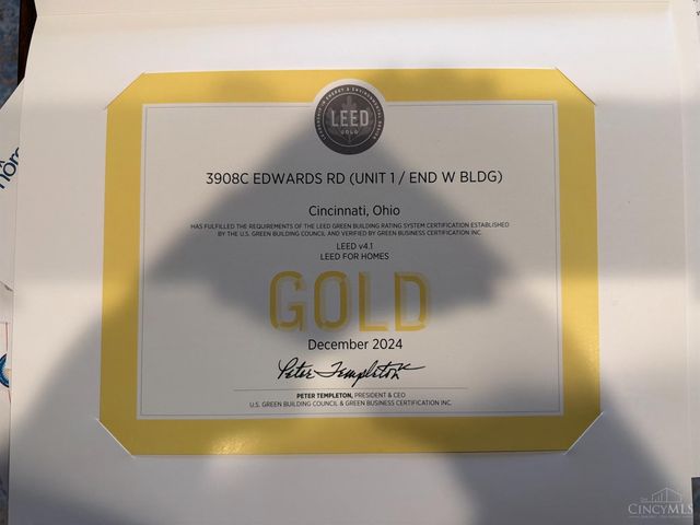 3908 Edwards Road, Cincinnati, OH 45209