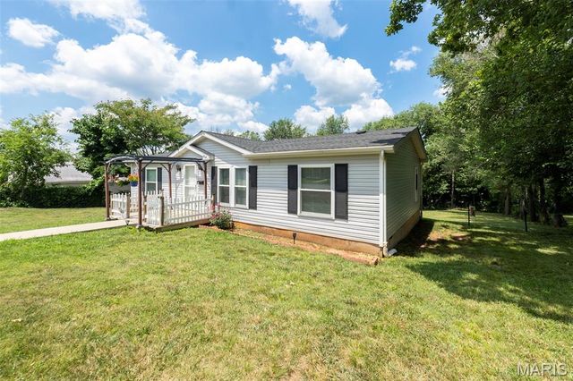 902 Pine Street, Potosi, MO 63664