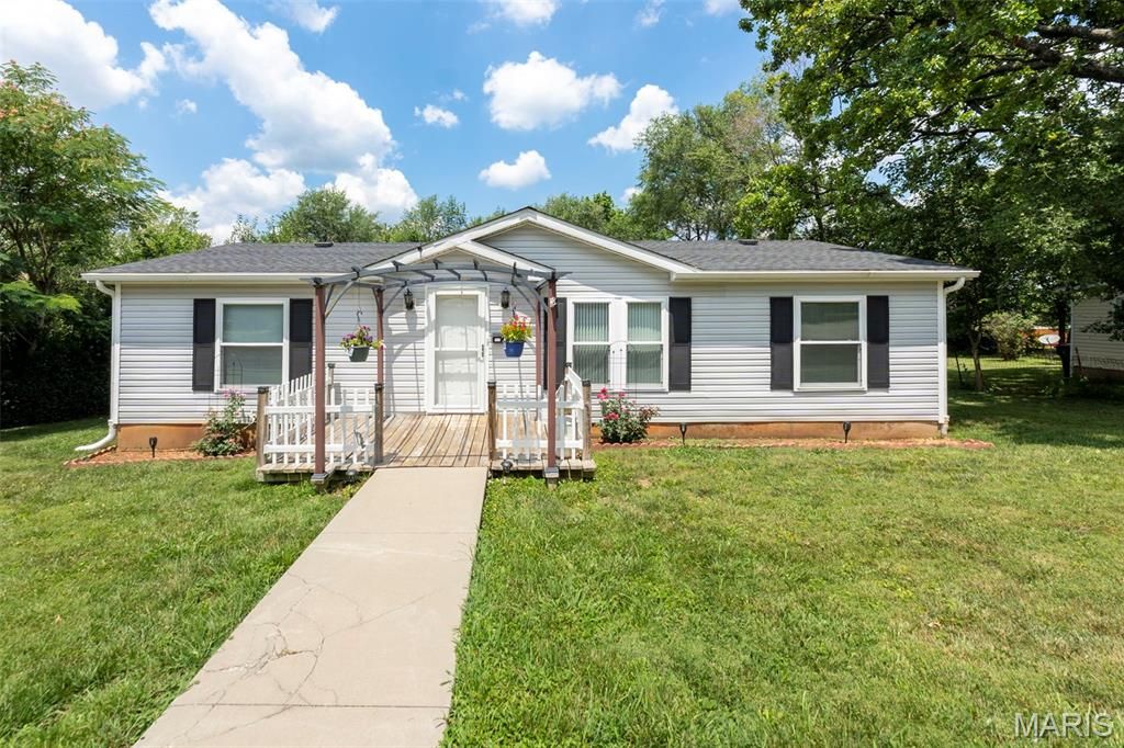 902 Pine Street, Potosi, MO 63664