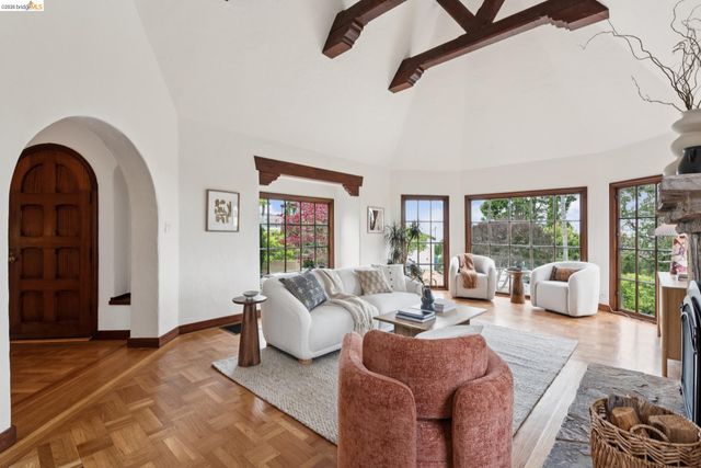 131 Montrose Rd, Berkeley, CA 94707