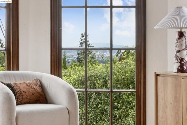 131 Montrose Rd, Berkeley, CA 94707