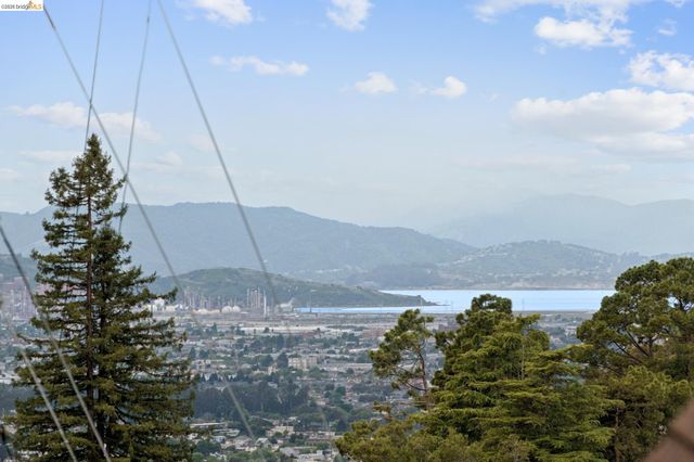 131 Montrose Rd, Berkeley, CA 94707