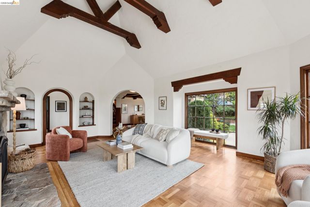 131 Montrose Rd, Berkeley, CA 94707