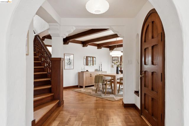 131 Montrose Rd, Berkeley, CA 94707