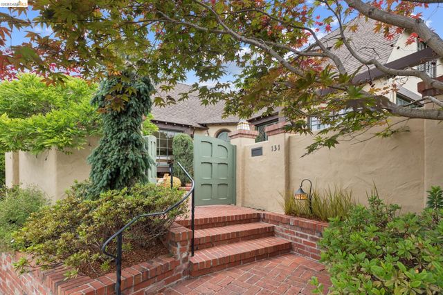 131 Montrose Rd, Berkeley, CA 94707