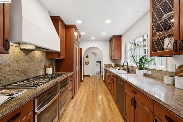 131 Montrose Rd, Berkeley, CA 94707